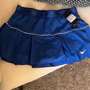 Nike Women's Essential Victory Skirt